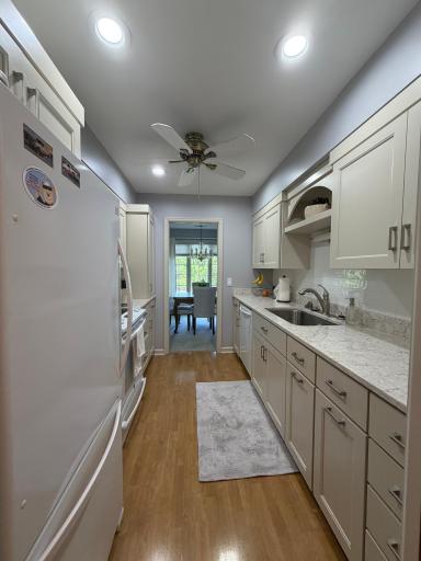 Kitchen 3.jpeg