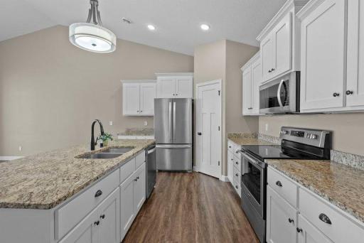 6102 Quenroe Avenue NE, Otsego, MN 55330