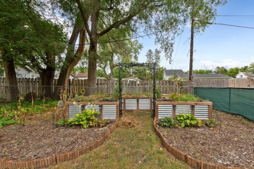 1221 Central Avenue N, Faribault, MN 55021