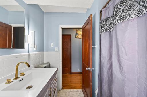 242 Annapolis Street W, Saint Paul, MN 55118