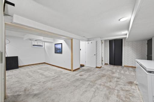 242 Annapolis Street W, Saint Paul, MN 55118