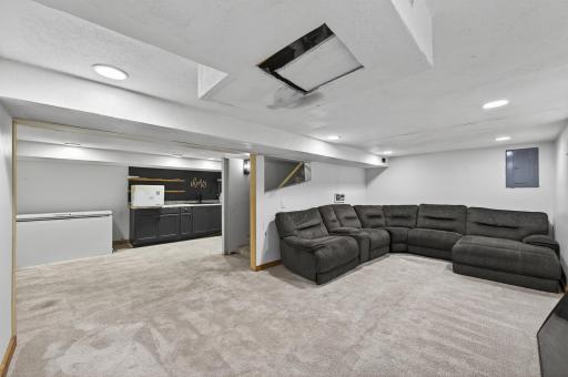 242 Annapolis Street W, Saint Paul, MN 55118