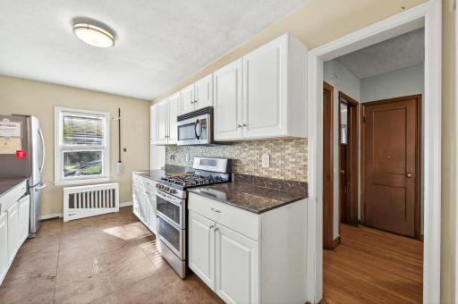 242 Annapolis Street W, Saint Paul, MN 55118