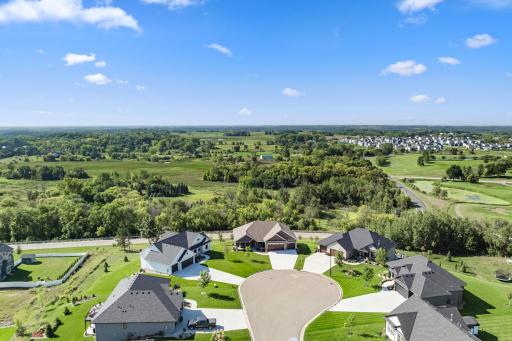 Located in the Lakeville School District with no association fee and convenient access to I-35, the home is Surrounded by miles of community trails, parks and open spaces, nearby golf, local dining and recreation, with easy access to Lakeville.