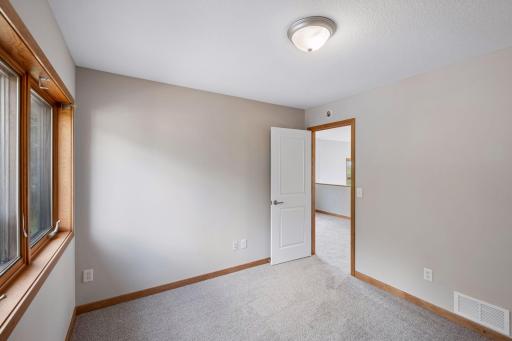 7153 Goodview Avenue S, Cottage Grove, MN 55016