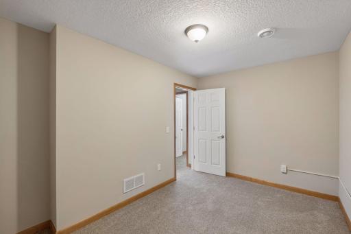 7153 Goodview Avenue S, Cottage Grove, MN 55016
