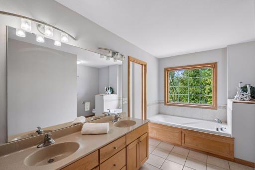 7153 Goodview Avenue S, Cottage Grove, MN 55016