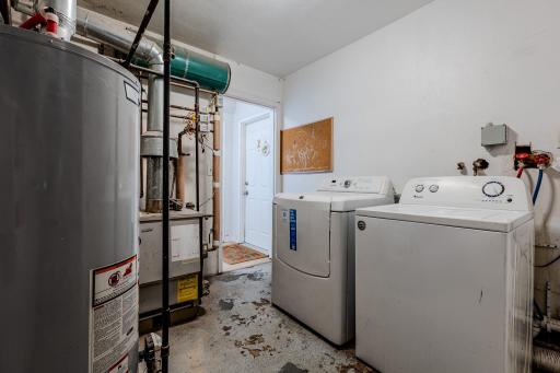 laundry room.jpg
