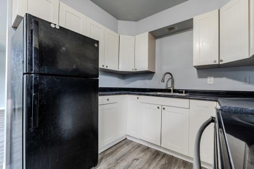 kitchen 2.jpg