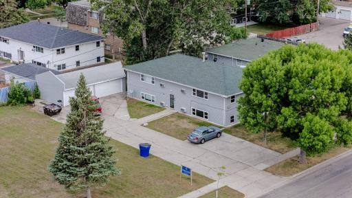 921 side w_garages.jpg