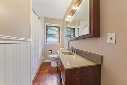 399 E Hawthorne Street, Albert Lea, MN 56007