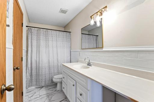 13-web-or-mls-11012-Edgewood-Ave-N-13.jpg