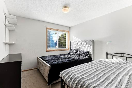 15-web-or-mls-11012-Edgewood-Ave-N-15.jpg