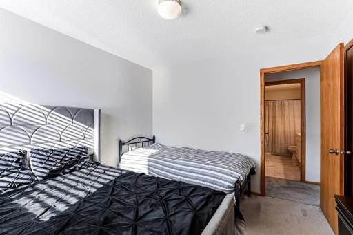 16-web-or-mls-11012-Edgewood-Ave-N-16.jpg