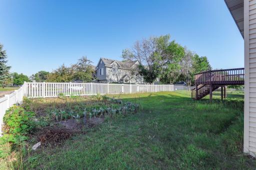 29-web-or-mls-11012-Edgewood-Ave-N-29.jpg