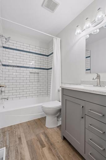 6347 Alderwood Circle, B, Woodbury, MN 55125