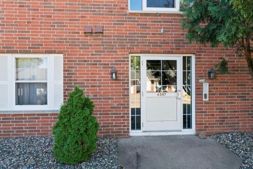 6347 Alderwood Circle, B, Woodbury, MN 55125