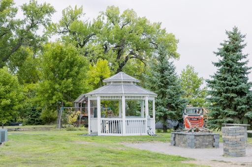 15956 52nd Street SE, Kindred, ND 58051