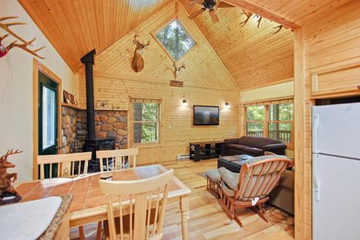 9-web-or-mls-3801-gaslyn-rd.jpg