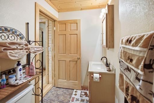 12-web-or-mls-3801-gaslyn-rd.jpg
