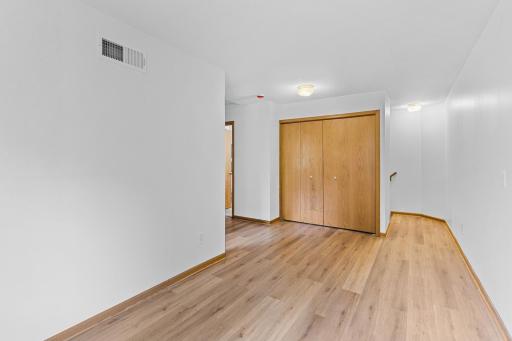 502 Mariner Way, Woodbury, MN 55129