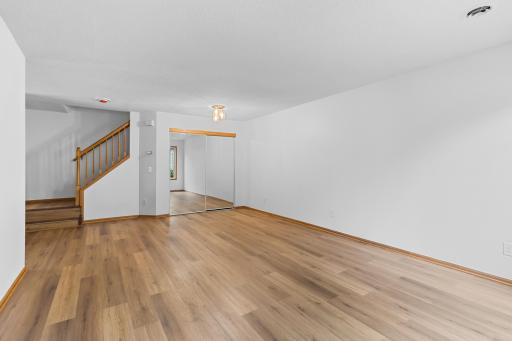 502 Mariner Way, Woodbury, MN 55129
