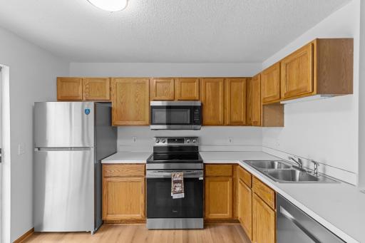 502 Mariner Way, Woodbury, MN 55129