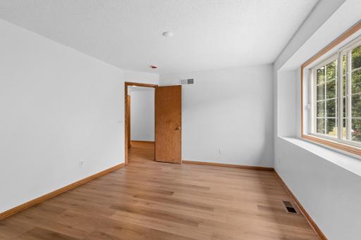 502 Mariner Way, Woodbury, MN 55129