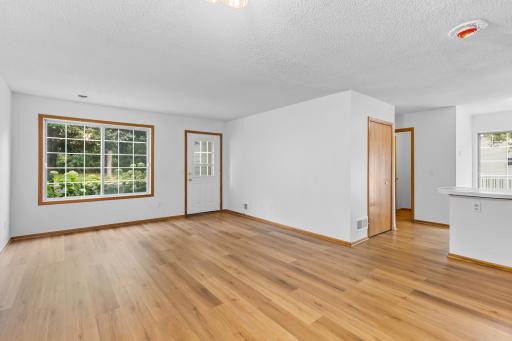 502 Mariner Way, Woodbury, MN 55129