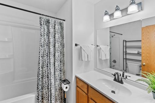 502 Mariner Way, Woodbury, MN 55129