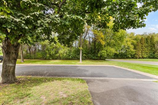 502 Mariner Way, Woodbury, MN 55129