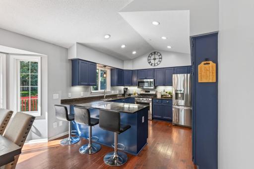 16025 Grove Trail, Lakeville, MN 55044