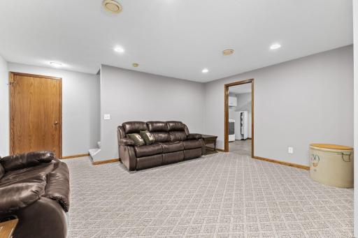 717 Independence Drive NW, Big Lake, MN 55309