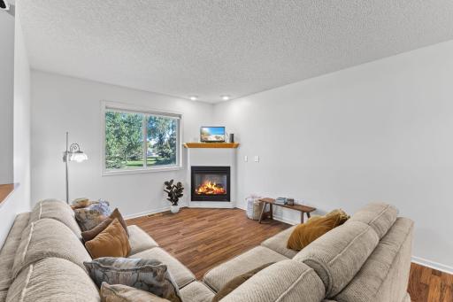 717 Independence Drive NW, Big Lake, MN 55309