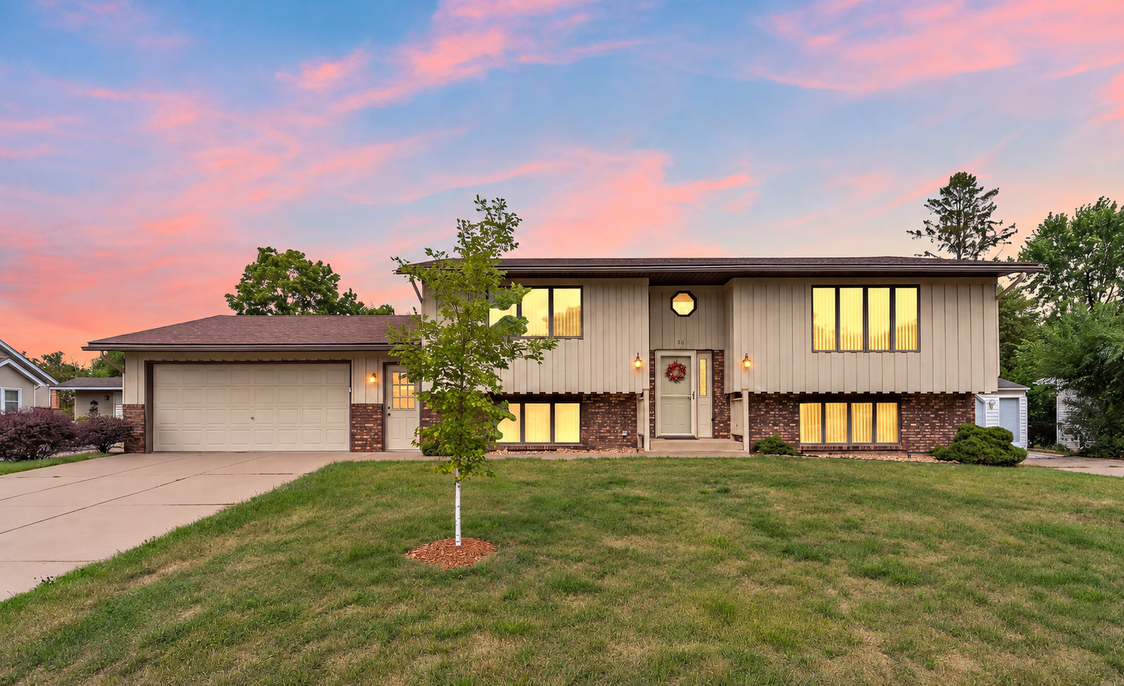 Property photo for 361 Eldridge Avenue E, Maplewood, MN 55117