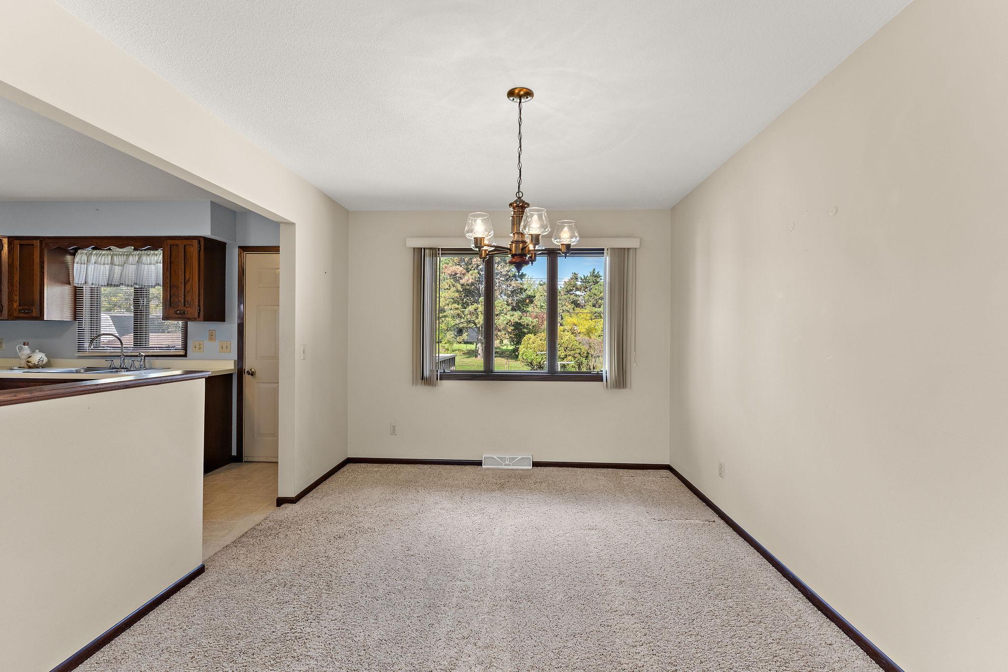 dining room.jpg
