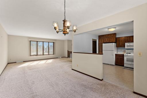 361 Eldridge Avenue E, Maplewood, MN 55117