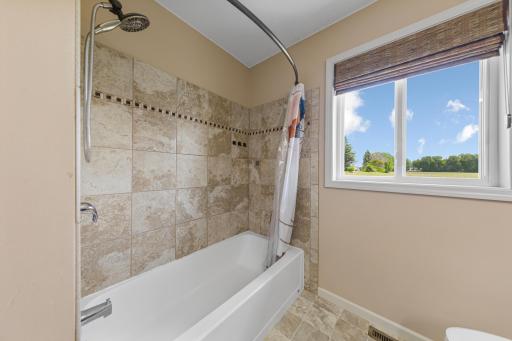 315 Hazeltine Avenue NE, Owatonna, MN 55060