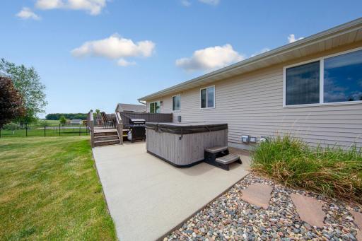 315 Hazeltine Avenue NE, Owatonna, MN 55060