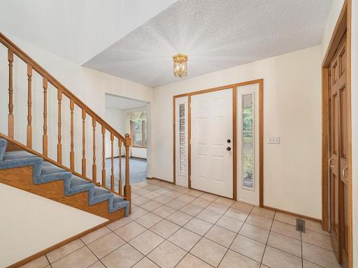9508 Riverview Avenue, Bloomington, MN 55425