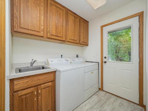 9508 Riverview Avenue, Bloomington, MN 55425