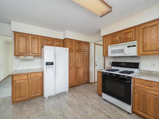 9508 Riverview Avenue, Bloomington, MN 55425