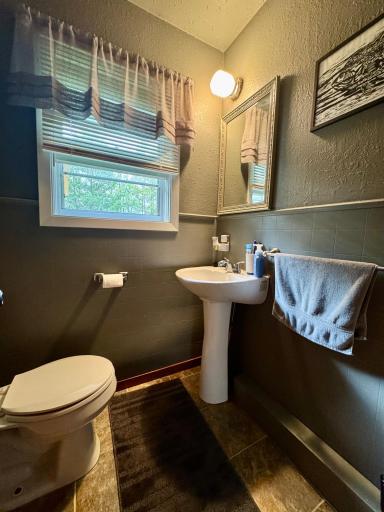 1/2 Bath