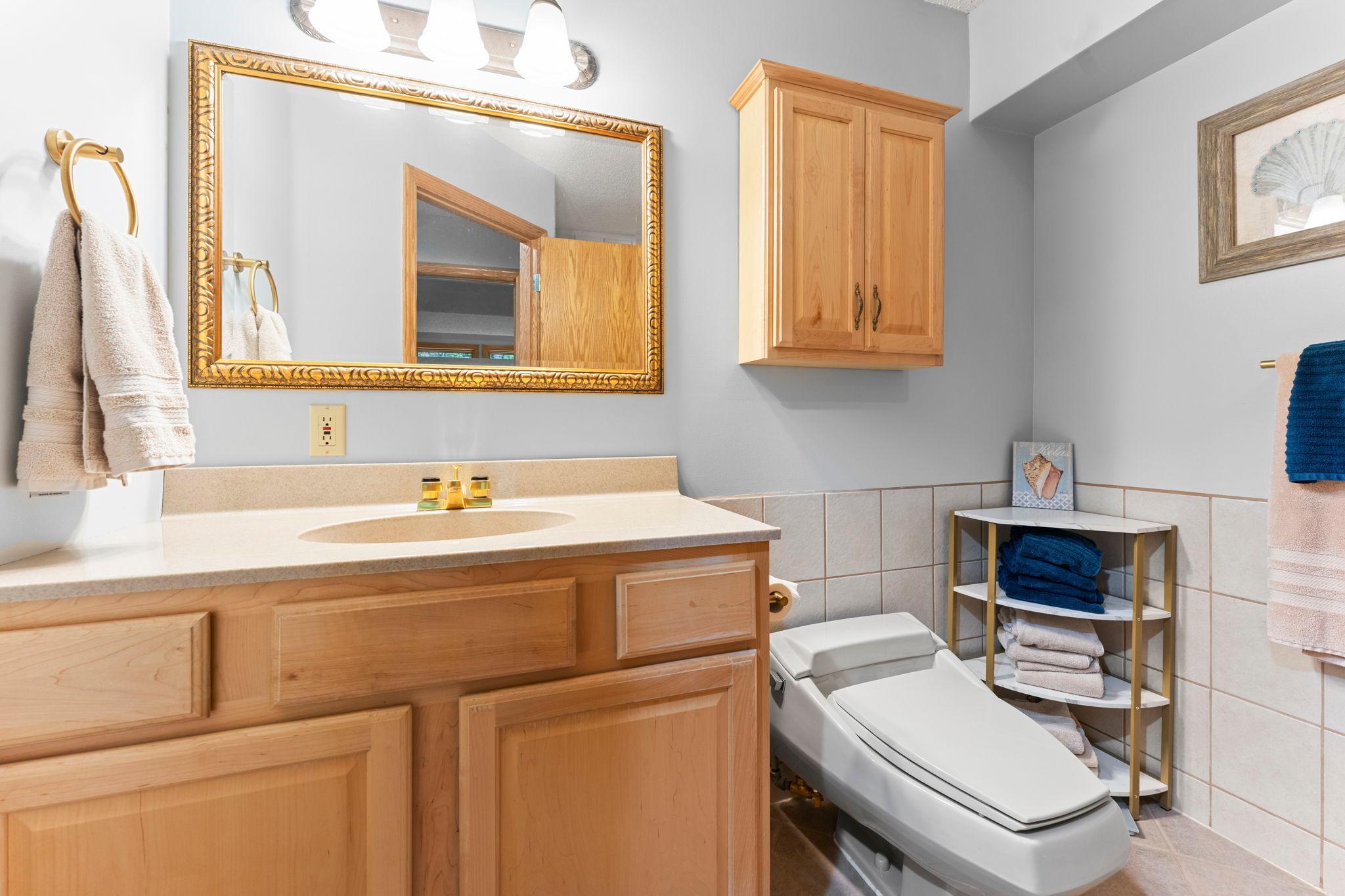 64-web-or-mls-13840 28th St N-33.jpg