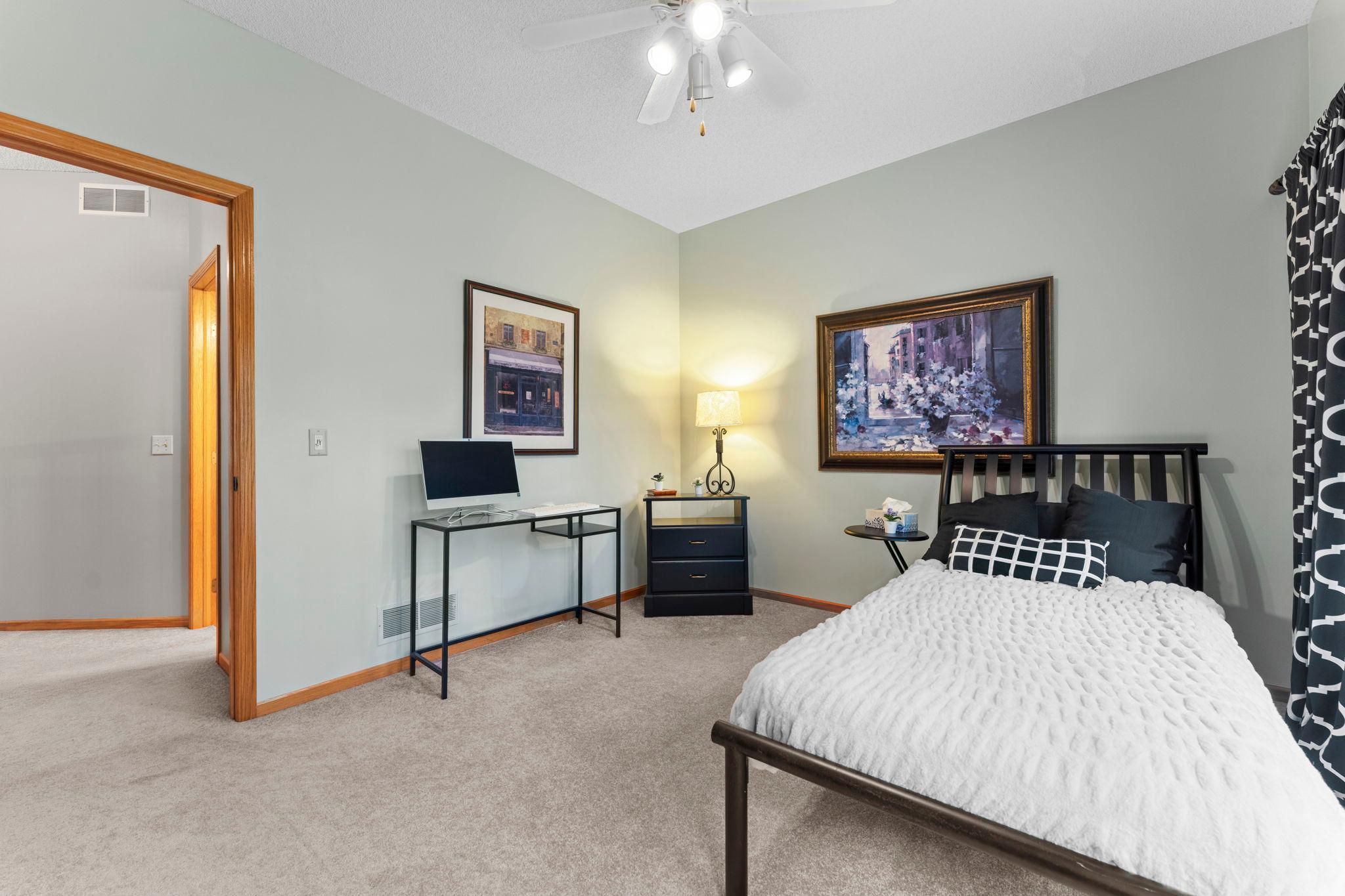 53-web-or-mls-13840 28th St N-81.jpg