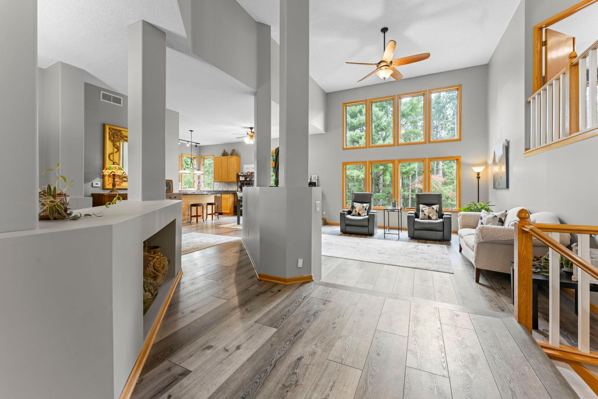 19-web-or-mls-13840 28th St N-105.jpg