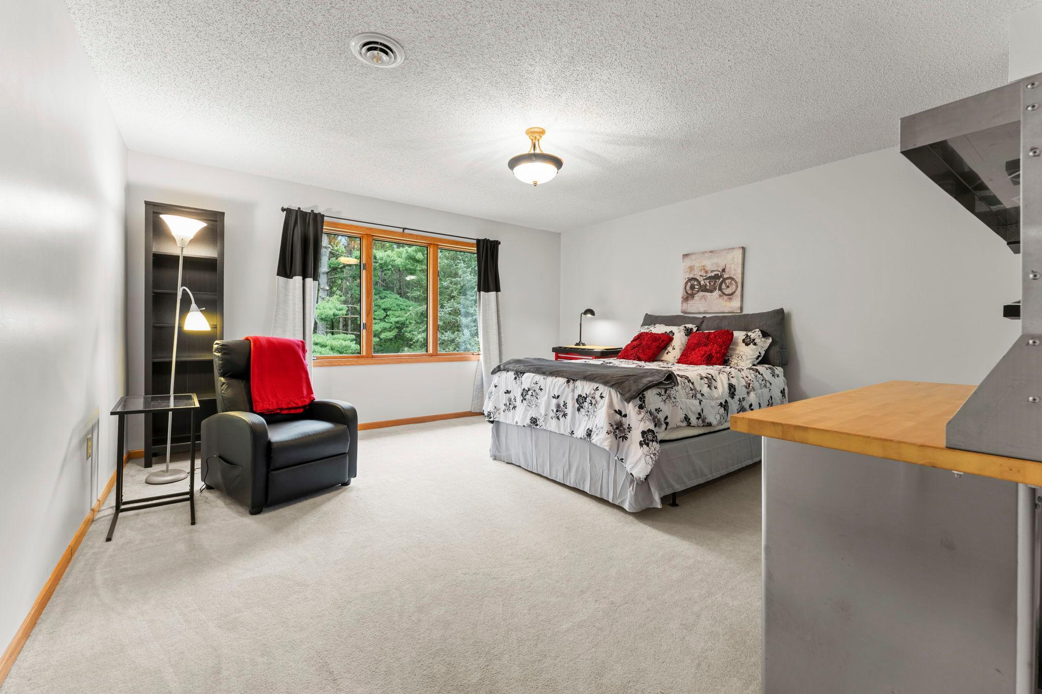 59-web-or-mls-13840 28th St N-36.jpg