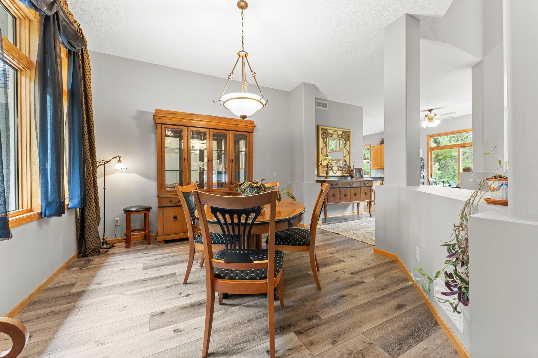 15-web-or-mls-13840 28th St N-93.jpg