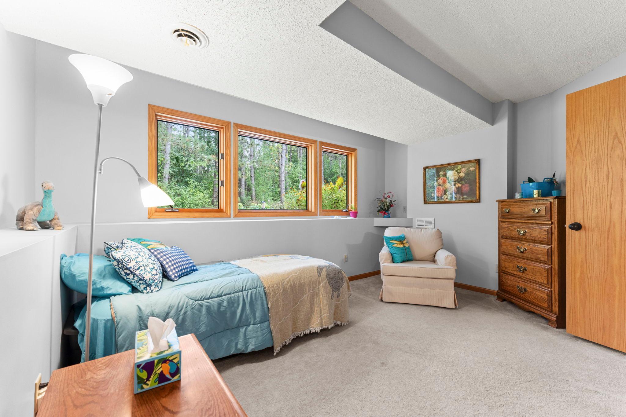 58-web-or-mls-13840 28th St N-27.jpg