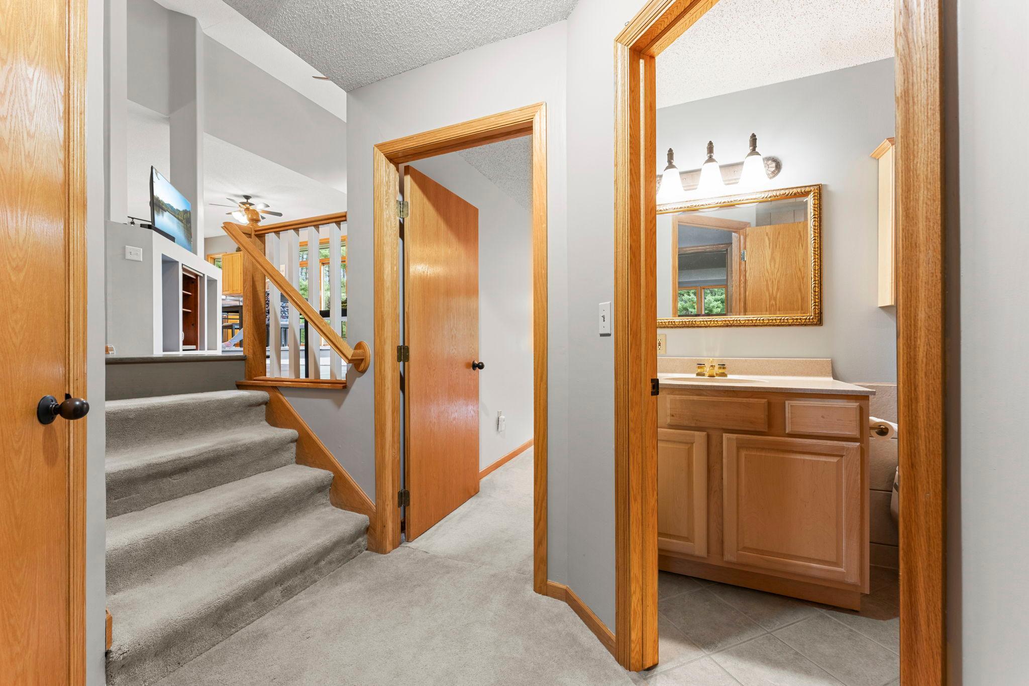 63-web-or-mls-13840 28th St N-30.jpg